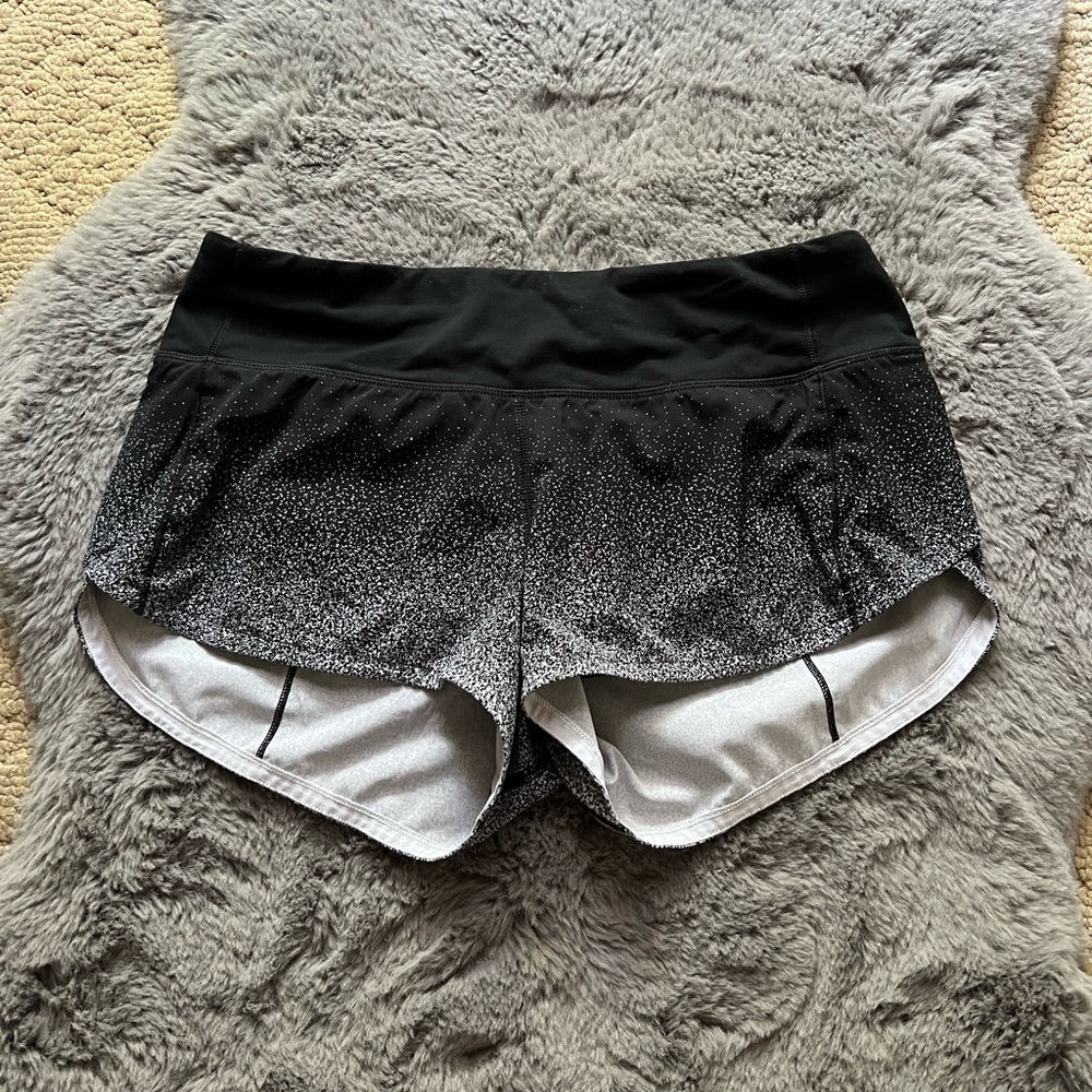 Lululemon Speed Up 2.5” Shorts Sz 4